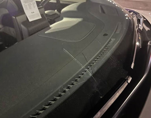 Autoglass Legend mobile service repairing small windshield cracked in Milton